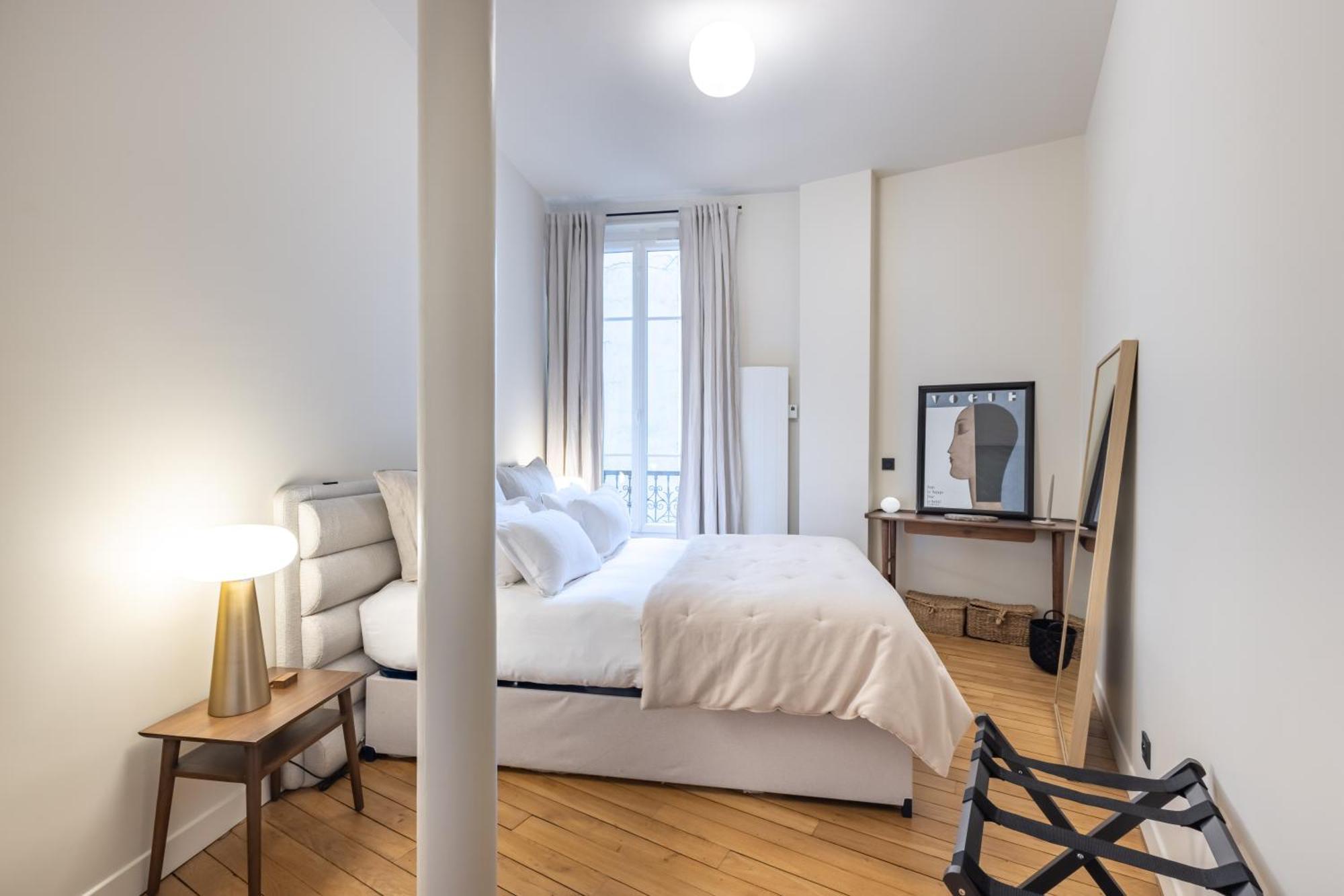 Luxury Near Louvre -topquartier- Near Metro Apartment